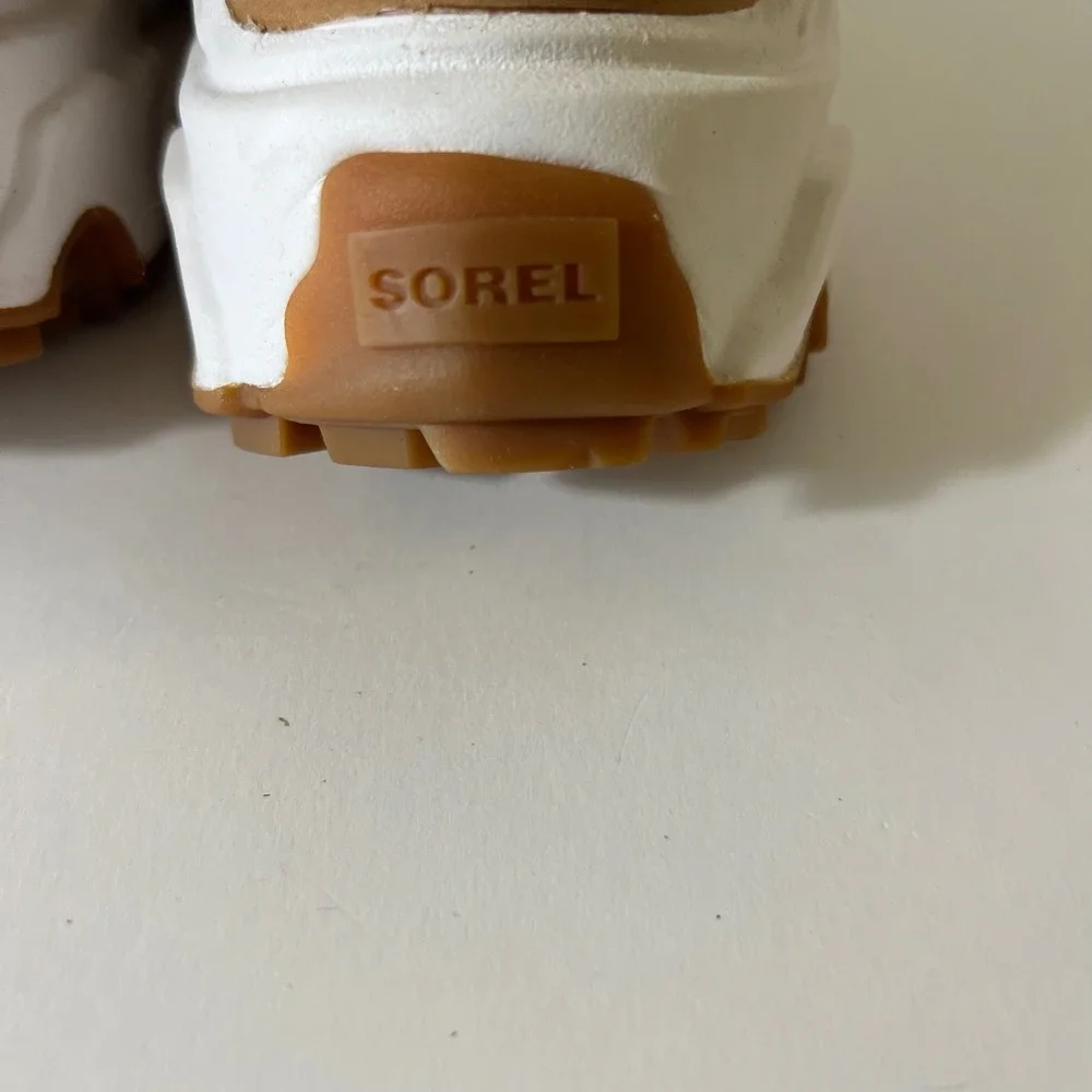 Womens Sorel Kinetic Breakthru Caribou Boots 6.5 Tawny‎ Buff Quarry